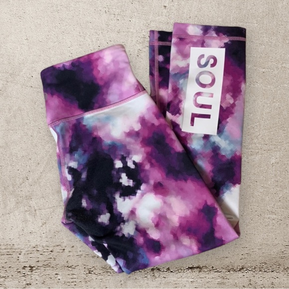 Lululemon Athletica Pink Colorsplash Soul Cycle Capri Leggings. Women’s Size 4 - Picture 1 of 8